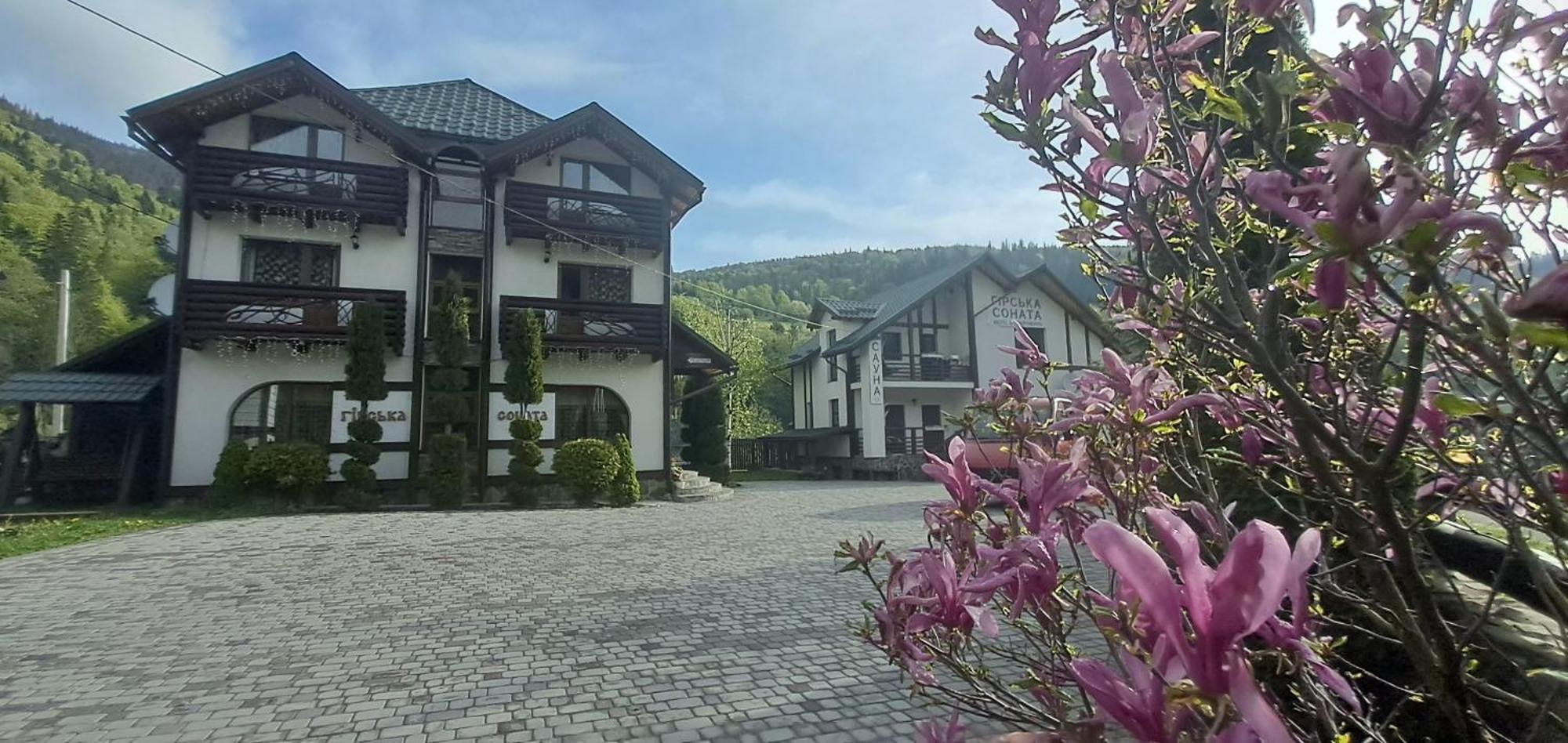 Girska Sonata Hotel & Apartments Mîkulîciîn Exterior foto